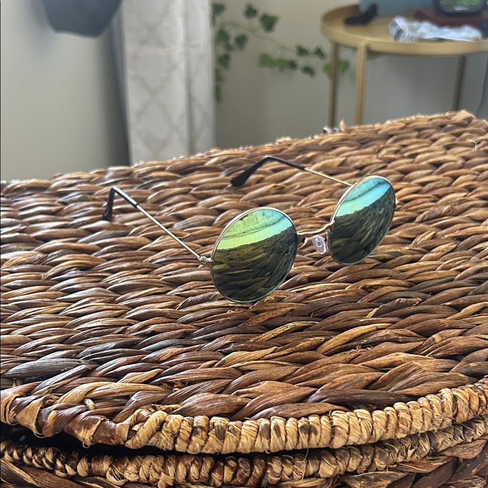 Round Green Sunglasses